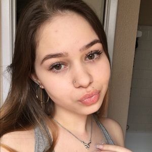 Meet your Posher, Ella